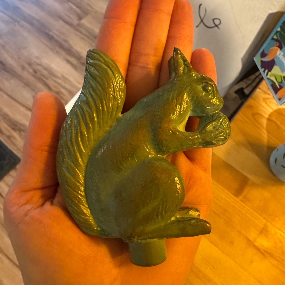 Brass Squirrel Topper - Picture 2 of 5